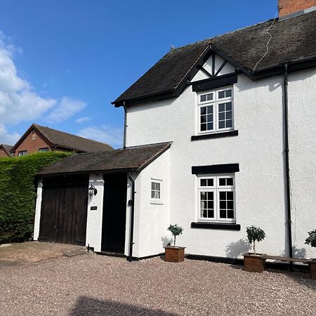 One Jubilee Cottages Shugborough Екстер'єр фото